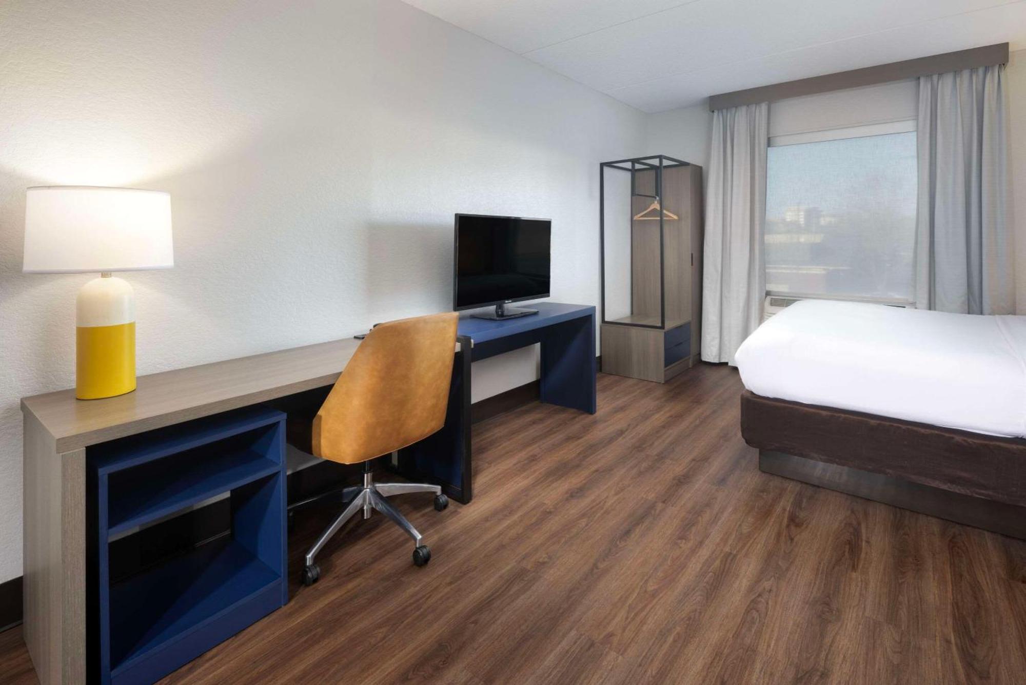 Comfort Suites Outlet Center Asheville Eksteriør billede
