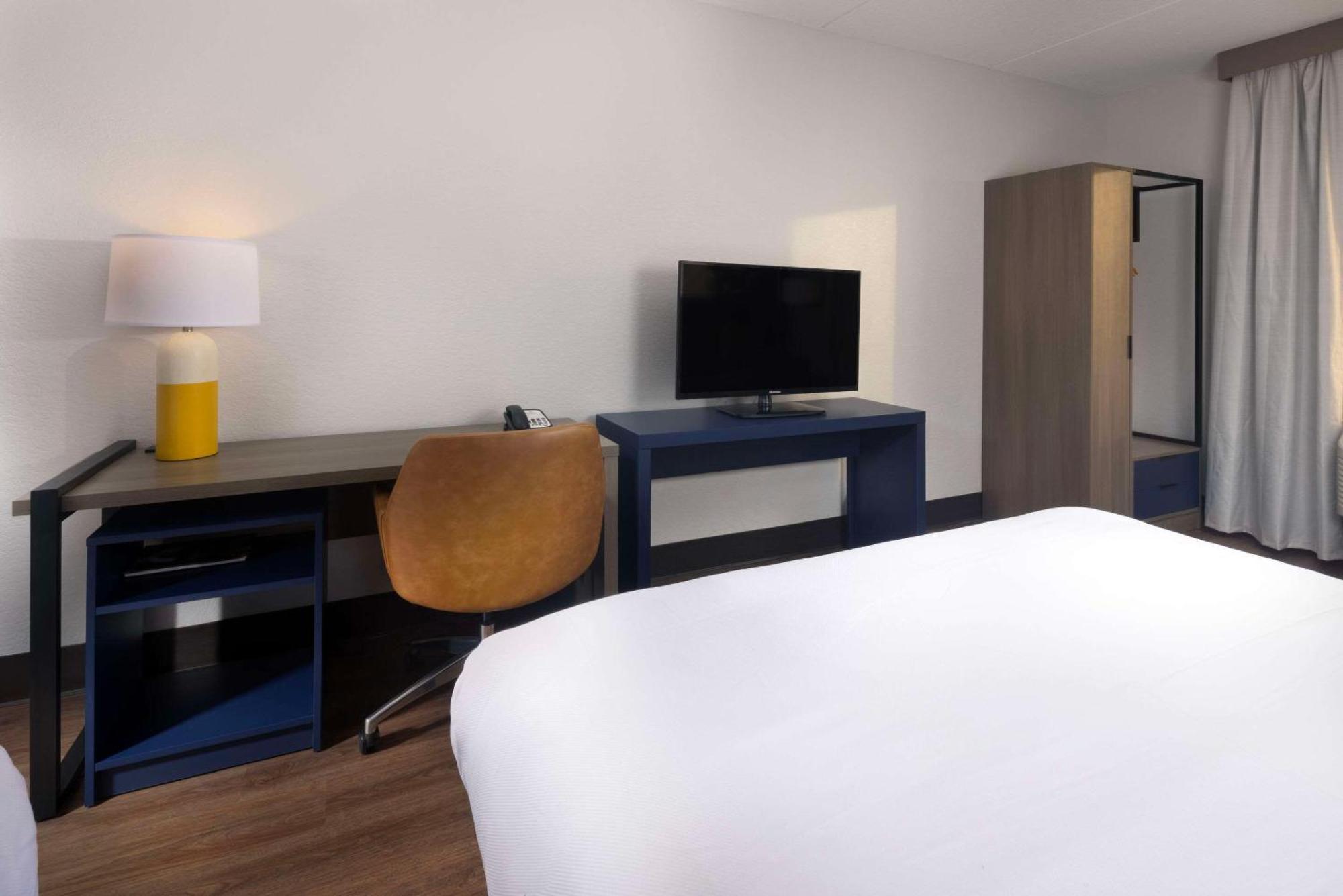 Comfort Suites Outlet Center Asheville Eksteriør billede