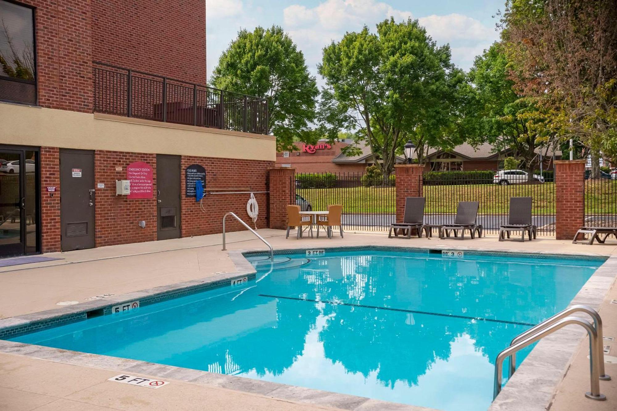 Comfort Suites Outlet Center Asheville Eksteriør billede
